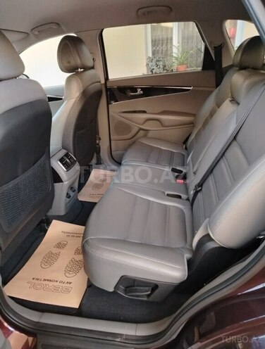 Kia Sorento-8
