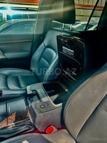 Toyota Land Cruiser-7