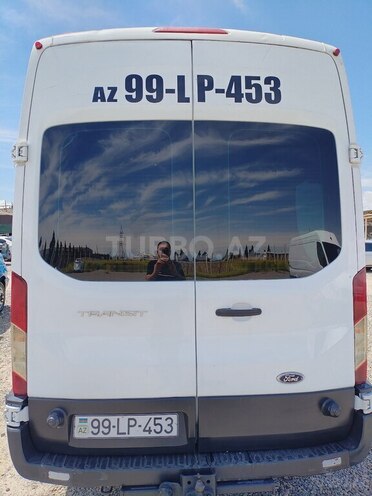 Ford Transit-6