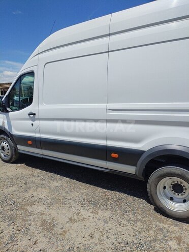 Ford Transit-4