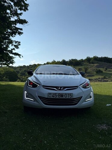 Hyundai Elantra-3