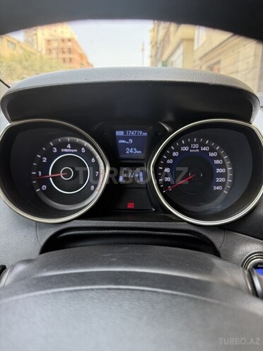Hyundai Elantra-7