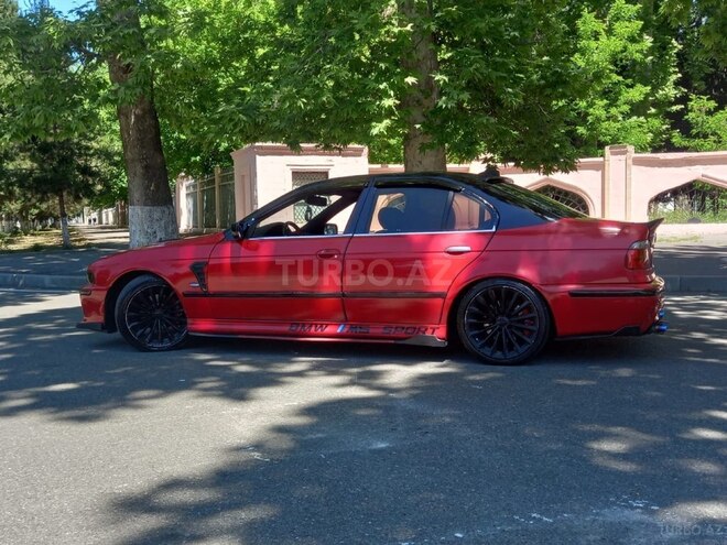 BMW 523-8