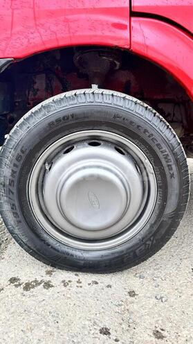 Ford Transit-10