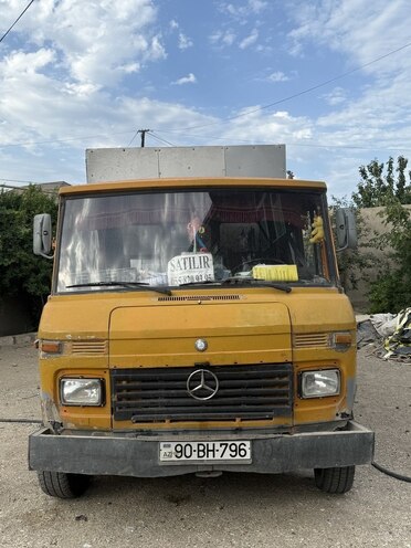 Mercedes 408 D-1