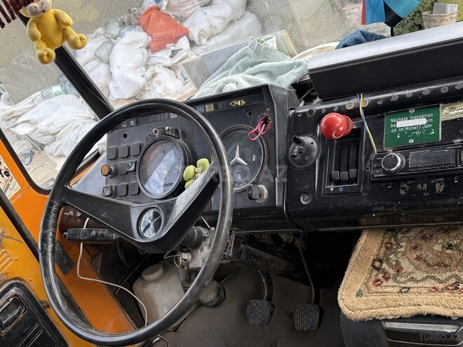 Mercedes 408 D-5
