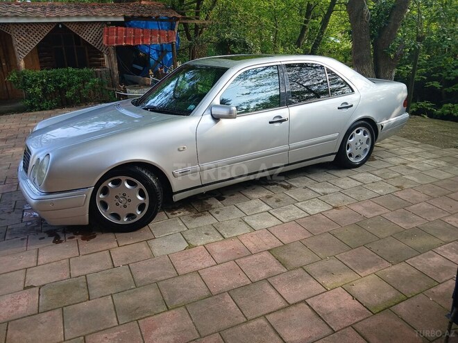 Mercedes E 200-7