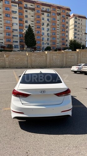 Hyundai Avante-2