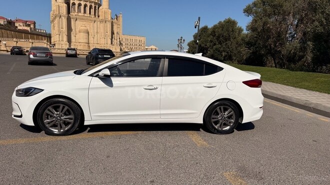 Hyundai Avante-4