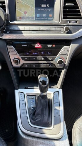 Hyundai Avante-6