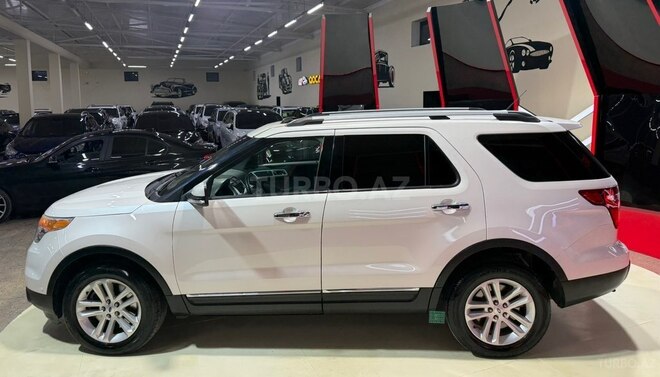 Ford Explorer-8