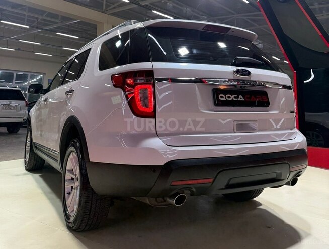 Ford Explorer-12