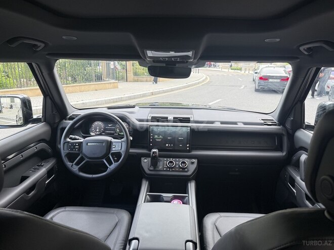 Land Rover Defender-4