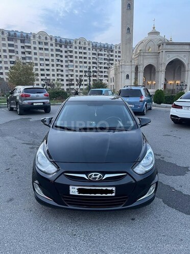 Hyundai Accent-1
