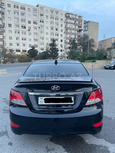 Hyundai Accent-2