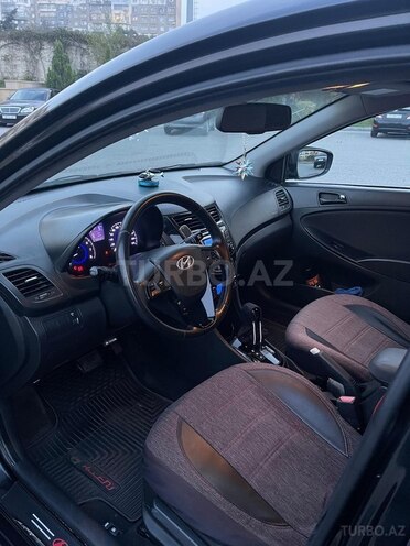 Hyundai Accent-10