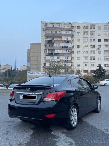 Hyundai Accent-3
