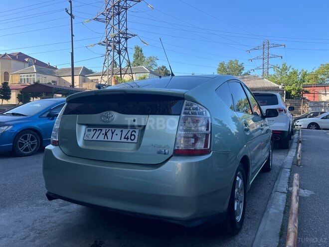 Toyota Prius-2
