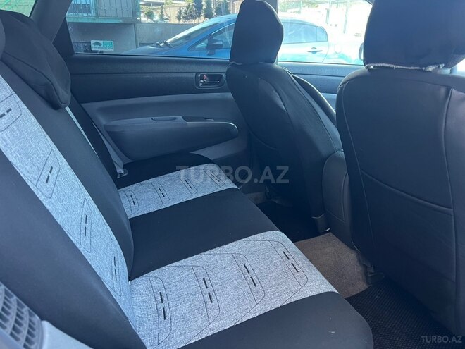Toyota Prius-5