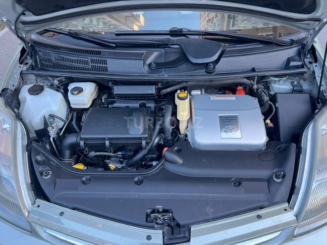 Toyota Prius-7