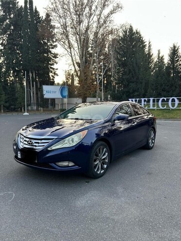 Hyundai Sonata-8