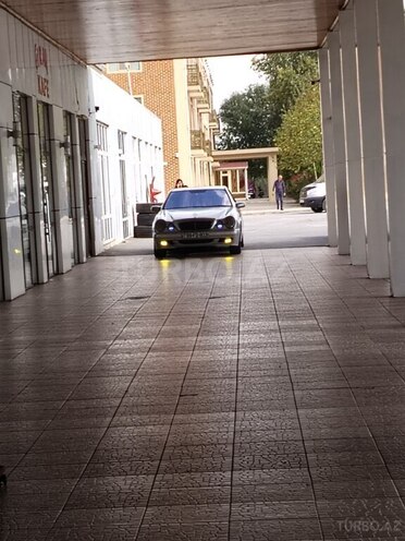 Mercedes E 220-2