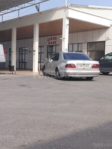 Mercedes E 220-5