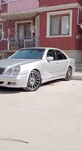 Mercedes E 220-9