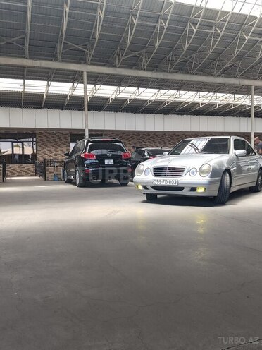 Mercedes E 220-8