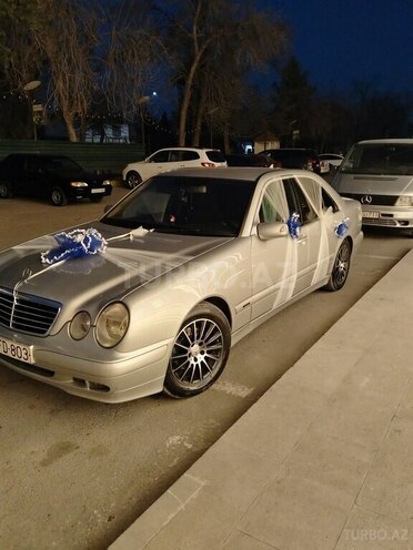 Mercedes E 220-17