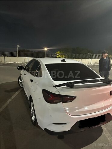 Chevrolet Onix-6