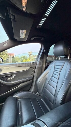 Mercedes E 300 d-11