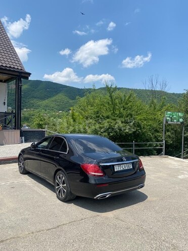 Mercedes E 300 d-3