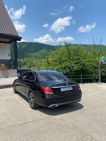 Mercedes E 300 d-4
