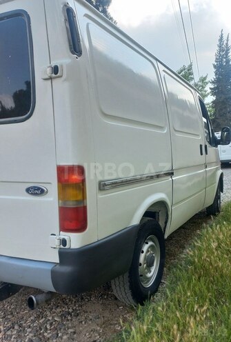 Ford Transit-11