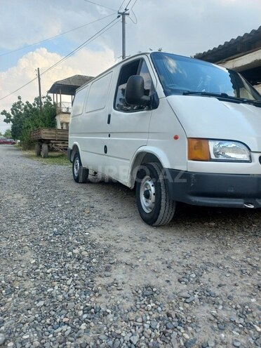 Ford Transit-9