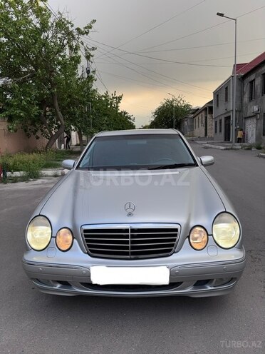 Mercedes E 240-2
