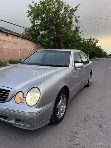 Mercedes E 240-3