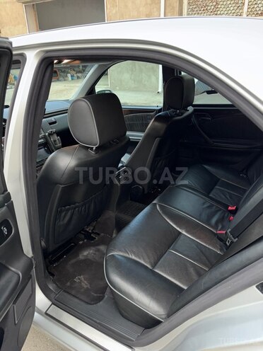 Mercedes E 240-14