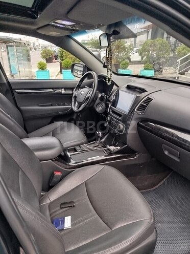 Kia Sorento-13