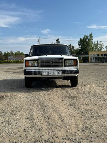 LADA (VAZ) 2107-1
