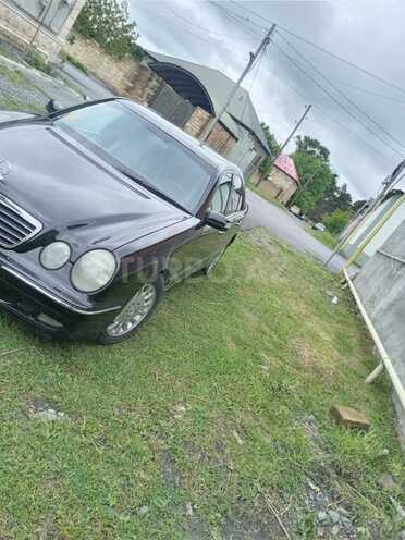 Mercedes E 270-5