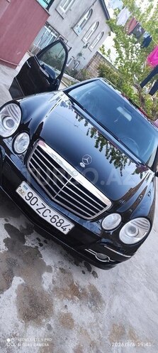Mercedes E 220-1