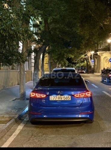 Hyundai Elantra-4