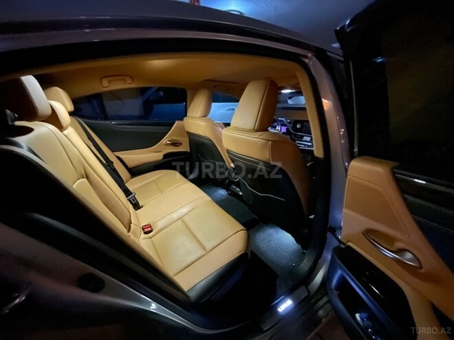 Lexus ES 300h-7