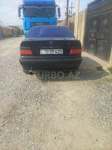 BMW 318-2
