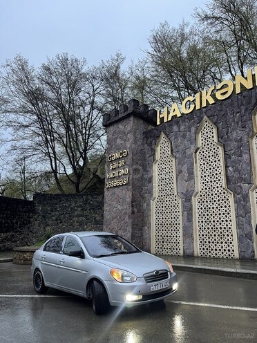 Hyundai Accent-2
