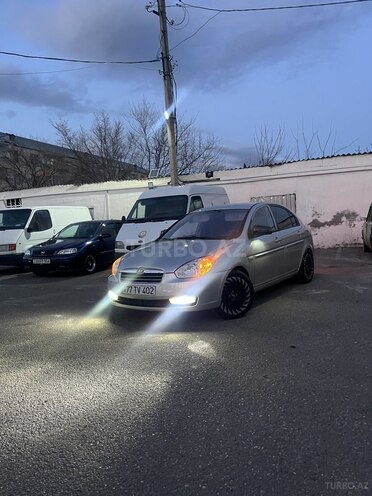 Hyundai Accent-8