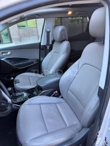 Hyundai Santa Fe-5