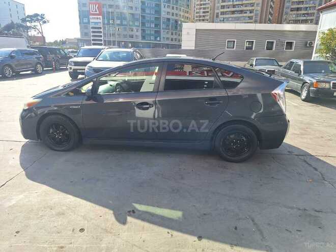 Toyota Prius-2